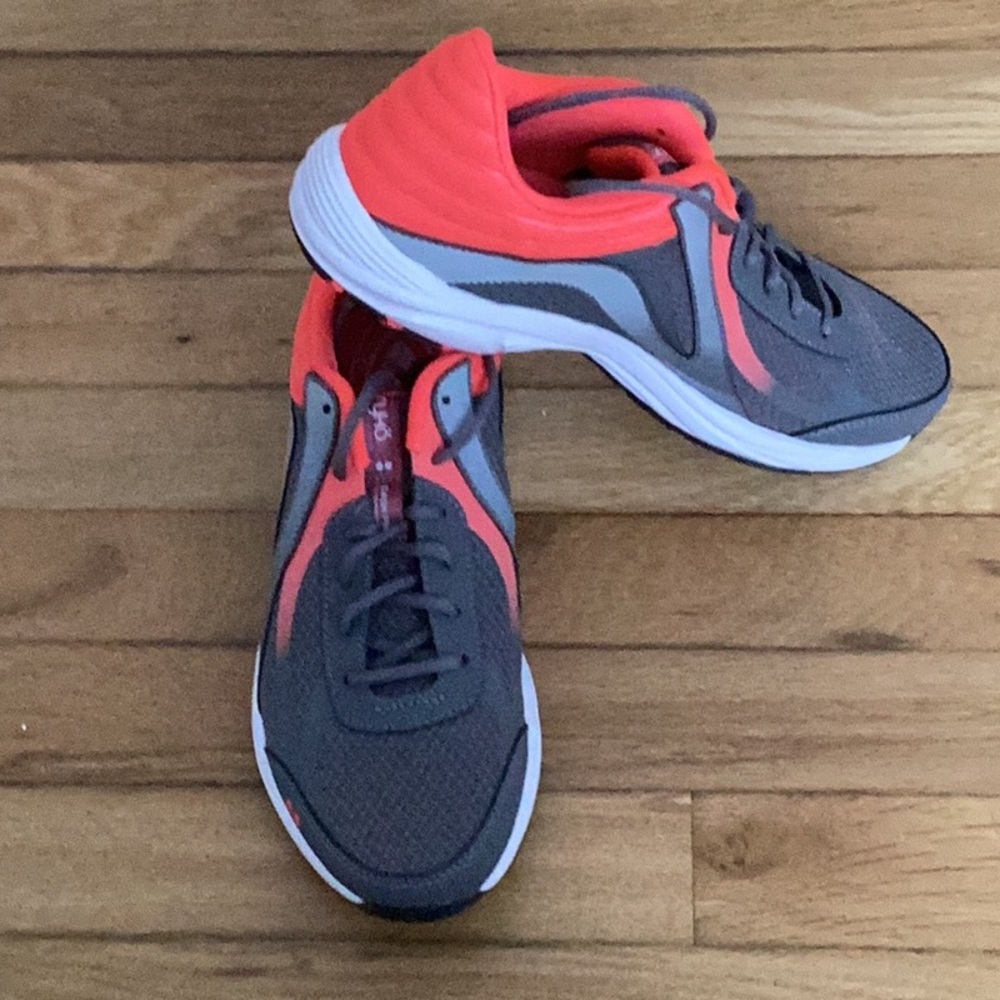 Ryka Dash Pro Walking Sneakers, Size 8.5 Medium